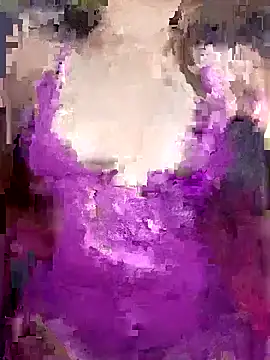 Snapshot of morenaq chatting on 10/21/25, 01:50 morenaq online show from 10/21/25, 01:50