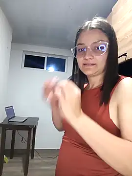 stivenlujan69 online show from 09/12/25, 12:55