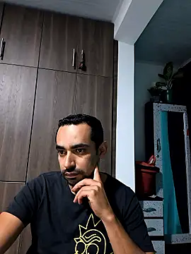 stivenlujan69 online show from 01/09/26, 10:55