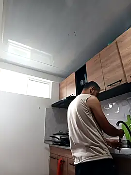 stivenlujan69 online show from 02/04/26, 07:09