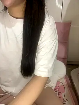 Snapshot of RubyBerry chatting on 09/25/25, 04:38 RubyBerry online show from 09/25/25, 04:38