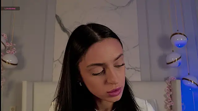 AdoraCortes online show from 11/20/25, 05:07