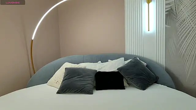 AdoraCortes online show from 03/18/26, 05:10