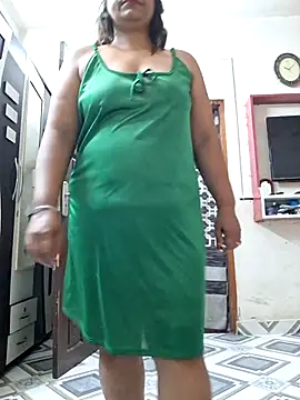 Snapshot of SIMIHOT chatting on 06/28/26, 04:24 SIMIHOT online show from 06/28/26, 04:24