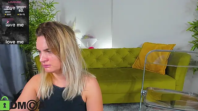 Marie Ellie online show from 11/18/25, 01:33