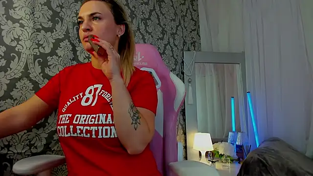 Marie Ellie online show from 03/31/26, 01:51