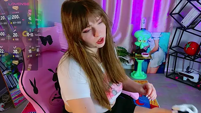 Snapshot of Moon__Bunny chatting on 05/08/26, 01:38 Moon Bunny online show from 05/08/26, 01:38