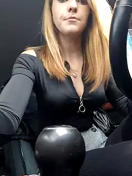 YOOUR EVAA online show from 12/14/25, 07:03