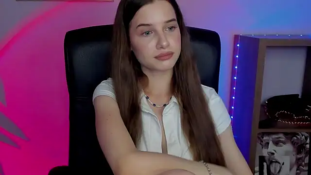 Snapshot of LuxMaya chatting on 10/01/25, 07:14 LuxMaya online show from 10/01/25, 07:14