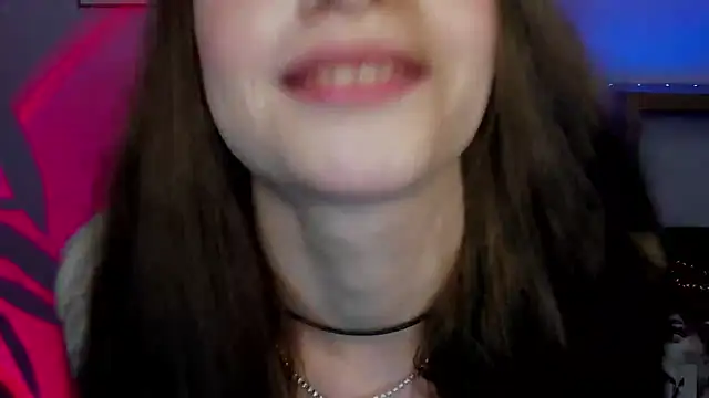 Snapshot of LuxMaya chatting on 10/06/25, 07:28 LuxMaya online show from 10/06/25, 07:28