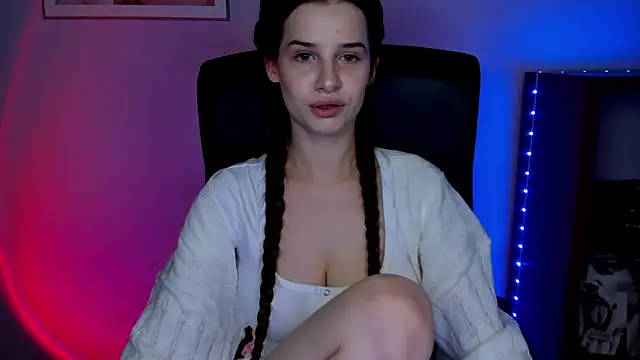 Snapshot of LuxMaya chatting on 02/25/26, 07:29 LuxMaya online show from 02/25/26, 07:29