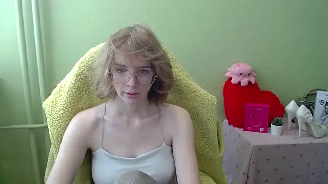 juicyPenny online show from 11/06/25, 07:31