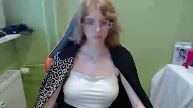 juicyPenny online show from 11/26/25, 07:31