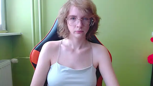Snapshot of juicyPenny chatting on 04/28/26, 06:29 juicyPenny online show from 04/28/26, 06:29