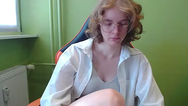 Snapshot of juicyPenny chatting on 05/05/26, 06:21 juicyPenny online show from 05/05/26, 06:21