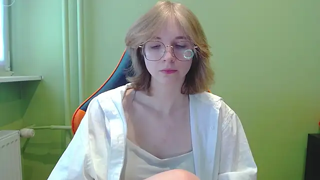 Snapshot of juicyPenny chatting on 05/14/26, 06:31 juicyPenny online show from 05/14/26, 06:31