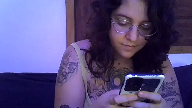 Blue Liz online show from 11/30/25, 01:15