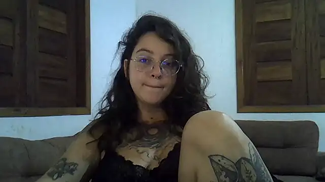Snapshot of Blue_Liz chatting on 05/12/26, 08:28 Blue Liz online show from 05/12/26, 08:28