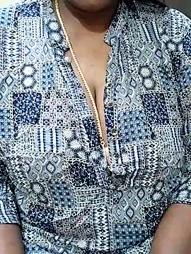 Snapshot of shobini chatting on 10/28/25, 02:31 shobini online show from 10/28/25, 02:31