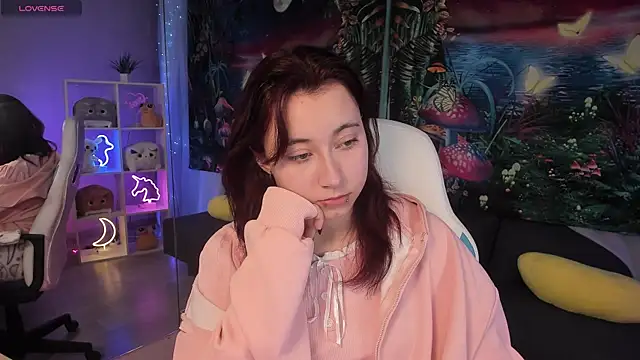 ClaraParks online show from 10/25/25, 06:13