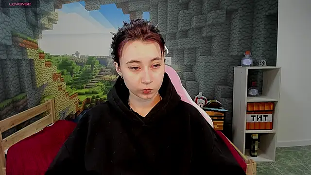 ClaraParks online show from 04/21/26, 01:42