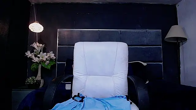 Snapshot of blackbignude chatting on 10/25/25, 01:24 blackbignude online show from 10/25/25, 01:24
