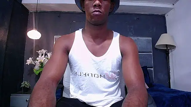 Snapshot of blackbignude chatting on 11/28/25, 01:41 blackbignude online show from 11/28/25, 01:41