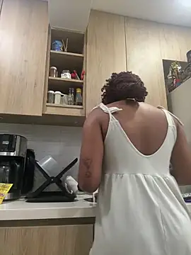  Zahara  online show from 11/10/25, 11:04