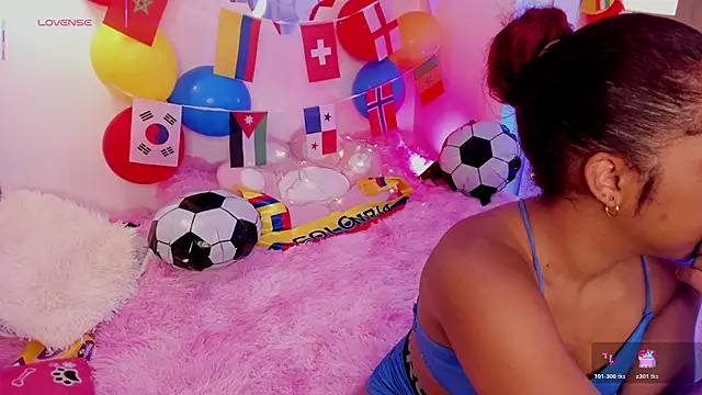 Snapshot of _Zahara_ chatting on 06/22/26, 11:35 Zahara online show from 06/22/26, 11:35
