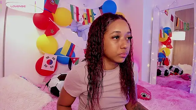 Snapshot of _Zahara_ chatting on 06/28/26, 11:11 Zahara online show from 06/28/26, 11:11