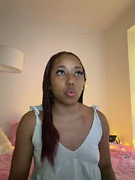 Snapshot of _Zahara_ chatting on 07/31/26, 11:04 Zahara online show from 07/31/26, 11:04