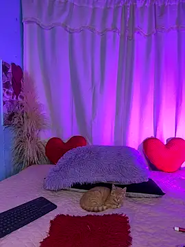 Miaa rosses3 online show from 10/15/25, 10:10