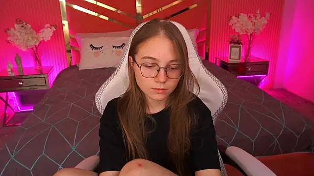 ArrinaWairr online show from 10/03/25, 07:49