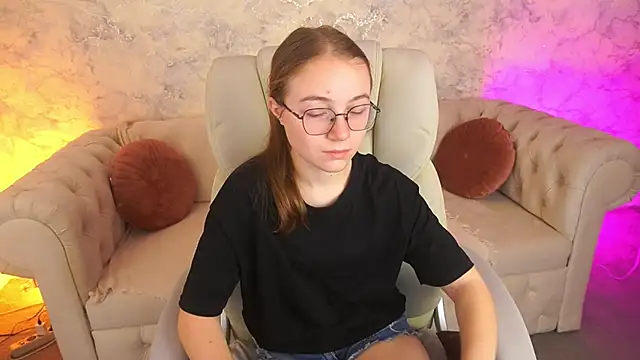 ArrinaWairr online show from 11/04/25, 08:35