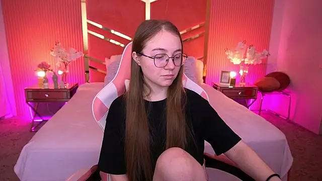 ArrinaWairr online show from 04/28/26, 06:40