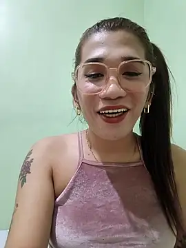 Snapshot of precious_RoseDoll chatting on 10/21/25, 02:23 precious RoseDoll online show from 10/21/25, 02:23