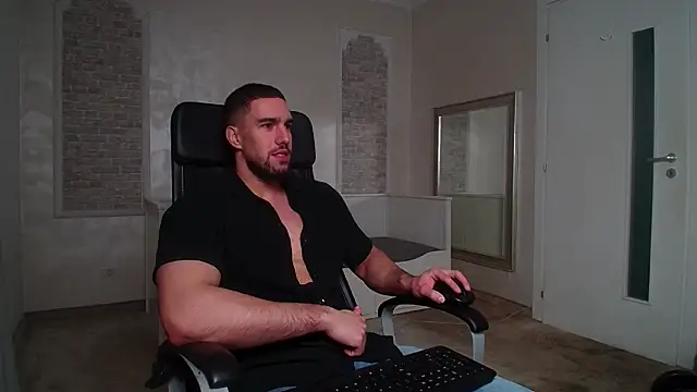 IvanHydee online show from 12/03/25, 05:48