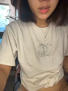 NinaChu online show from 10/19/25, 02:12