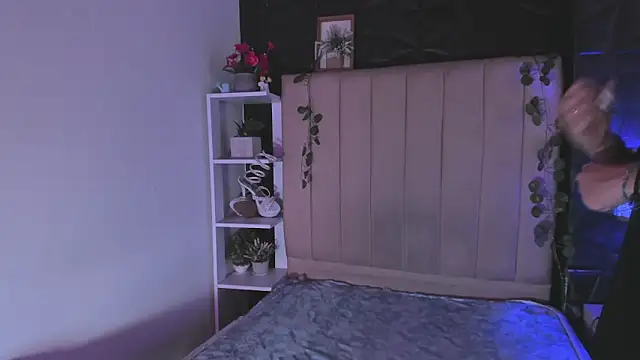 Bonnali lune online show from 02/09/26, 07:40