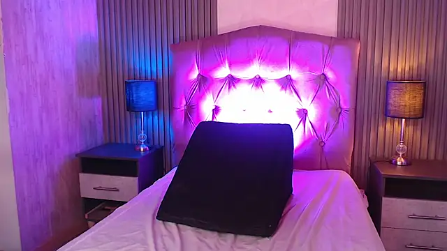 Bonnali lune online show from 02/12/26, 07:42