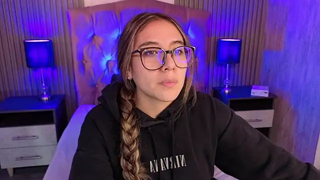 Bonnali lune online show from 02/19/26, 07:32