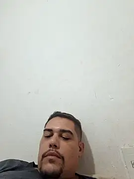 feehzungi0000 online show from 02/18/26, 12:28