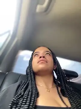 JuanitaMore01 online show from 12/03/25, 07:56