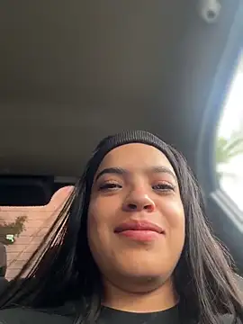 Snapshot of JuanitaMore01 chatting on 05/20/26, 08:37 JuanitaMore01 online show from 05/20/26, 08:37