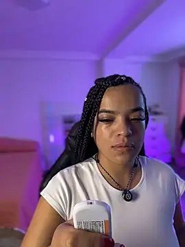 JuanitaMore01 online show from 07/03/26, 08:04