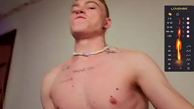 Snapshot of callmealexthx chatting on 09/17/25, 04:19 callmealexthx online show from 09/17/25, 04:19