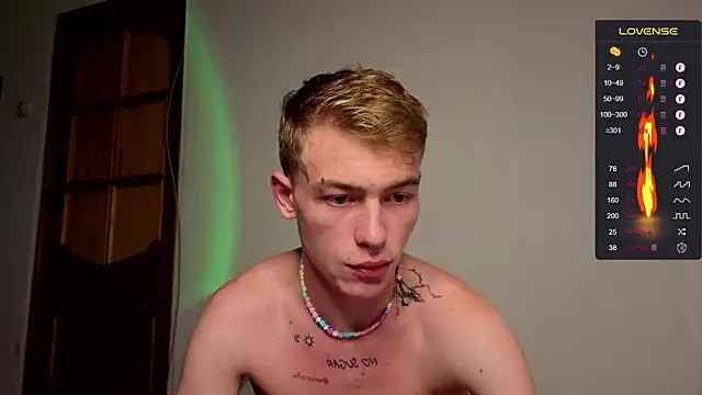 Snapshot of callmealexthx chatting on 09/18/25, 03:14 callmealexthx online show from 09/18/25, 03:14