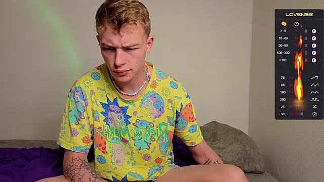 Snapshot of callmealexthx chatting on 09/19/25, 05:35 callmealexthx online show from 09/19/25, 05:35