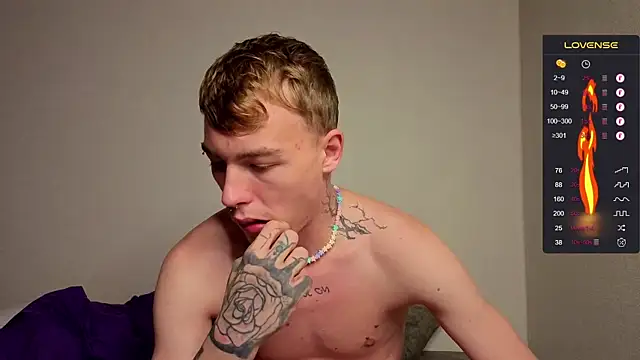 Snapshot of callmealexthx chatting on 09/21/25, 07:26 callmealexthx online show from 09/21/25, 07:26