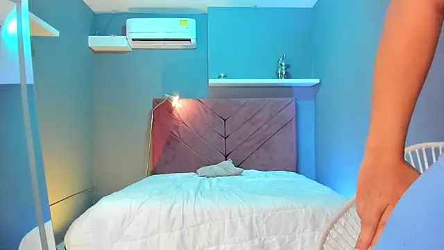 everyh   online show from 10/06/25, 07:44